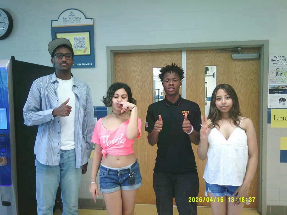 forevaelix's tweet photo. @lewis_sga #lancerspirit26 https://t.co/8Im8idtDTZ
