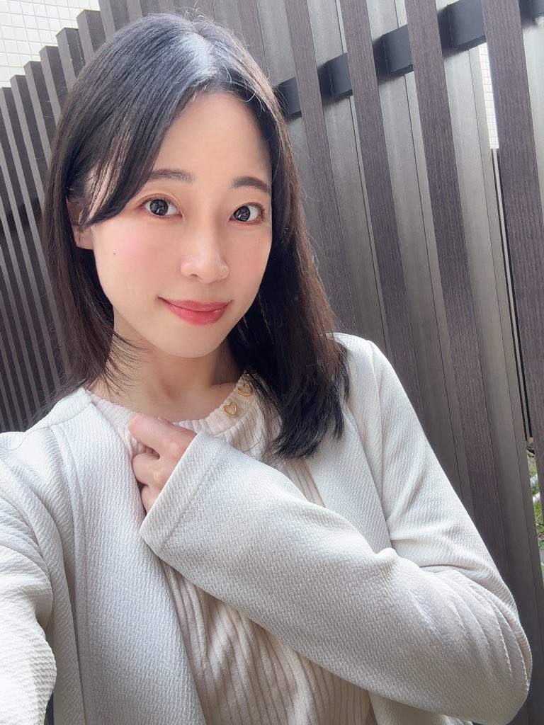 tacchi_minami's tweet photo. みなさんおはよう🫧

風がぶわ〜ってなった日🪽

金曜日、1週間が早く感じるなぁ💭
今日もがんばろうね(*ˊᵕˋ*) https://t.co/QuteITlmwv