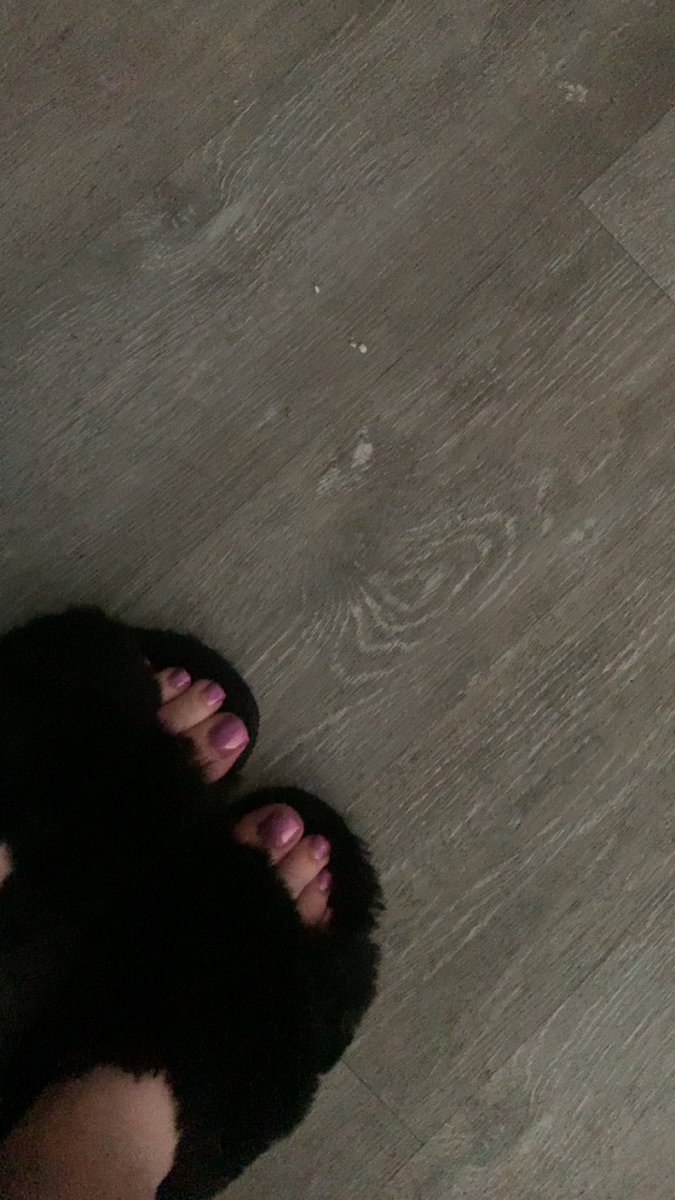 sexypaintedtoes tweet media