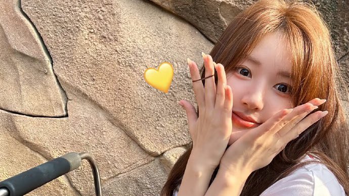 zhao lusi pics tweet media