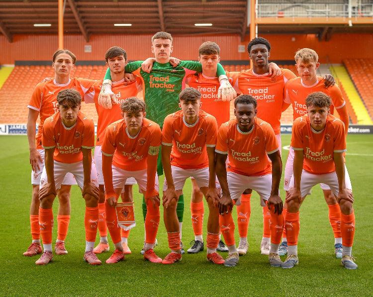 SuzanneElder200's tweet photo. Well done for getting to the final 🧡so lovely watching you play at Bloomfield Road 👌🏻 https://t.co/wIlz2rUhln