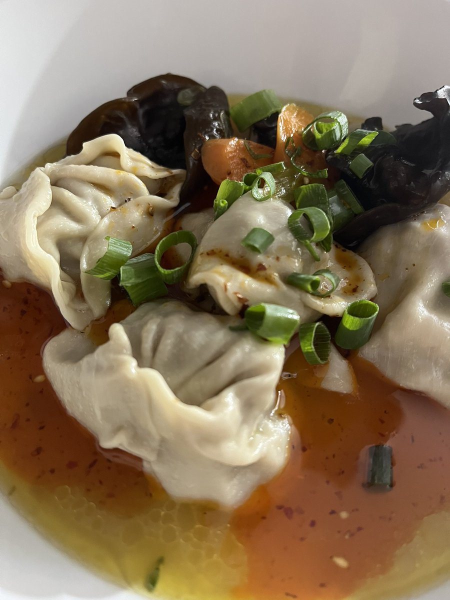 Agent99c's tweet image. Dinner on a Thursday: dumplings 🥟 in a warm, comforting bowl of black fungus soup 🍜 #dumplings #asianfood #soup #eat #dinner