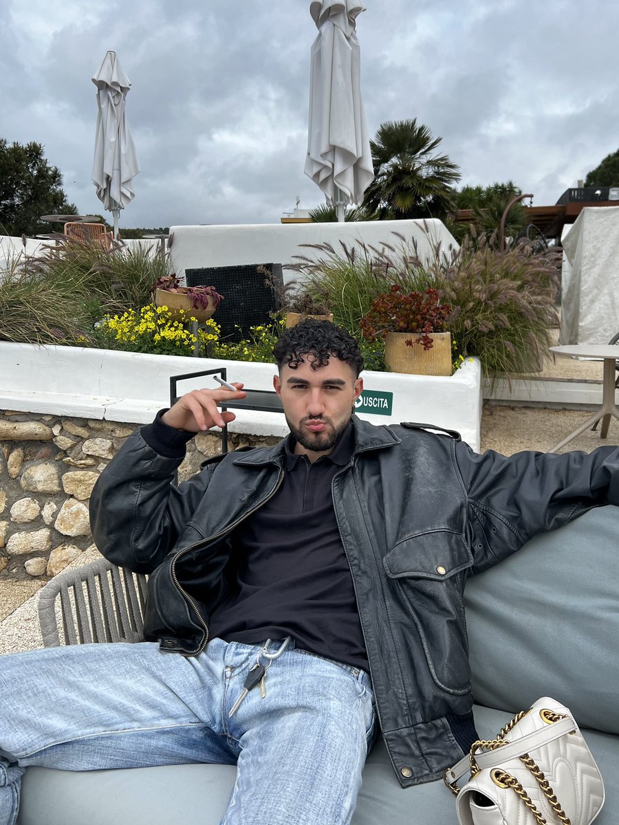 gabrixlino's tweet photo. 🤸🏽‍♂️🌴 https://t.co/Pj2iFTEcrn