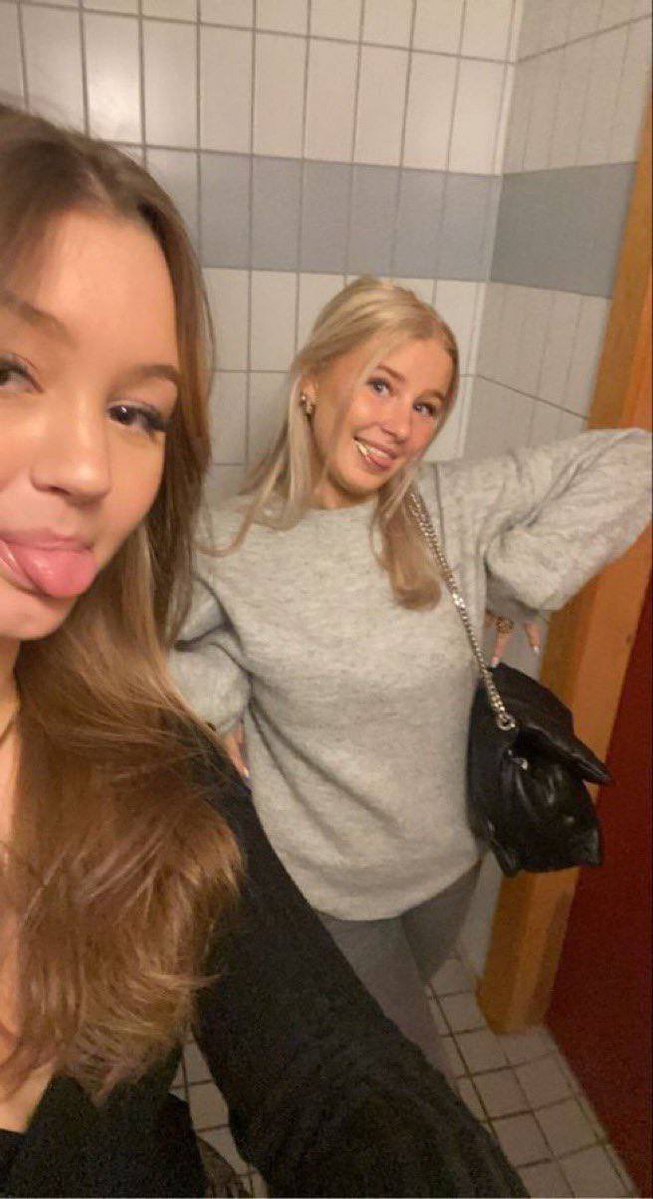 Emily 🤗 tweet media