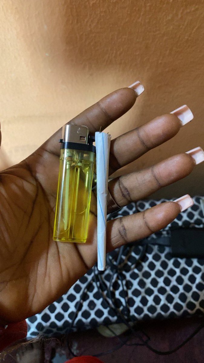 Adoraè Vayze tweet media