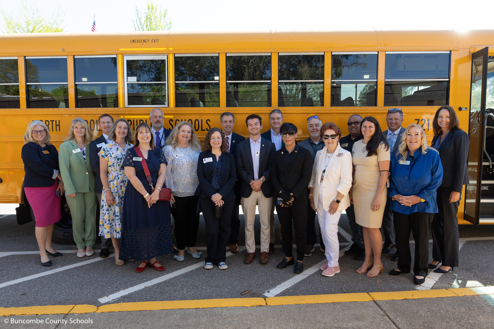 ReynoldsMiddle's tweet photo. Lawmakers On Board for Legislators in Schools Week https://t.co/sXNhTeV2MA https://t.co/X4pGGnpYUA