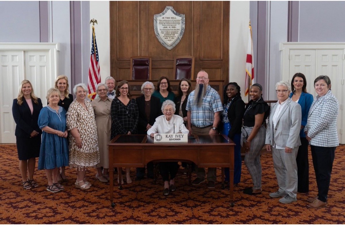 ALColdCase's tweet photo. I was honored to stand alongside our partners and friends at Victims of Crime and Leniency today as Governor Kay Ivey signed the proclamation officially recognizing April as Crime Victims’ Rights Month.

A meaningful moment for victims, families, and everyone working to ensure their voices are heard.

#CrimeVictimsRights #alabama #BeTheSpark