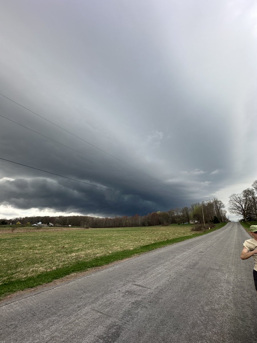 kev_weather's tweet photo. Nice view of the cell near Hastings, New York! #nywx #upstatenywx https://t.co/dd6Ko0FrjP