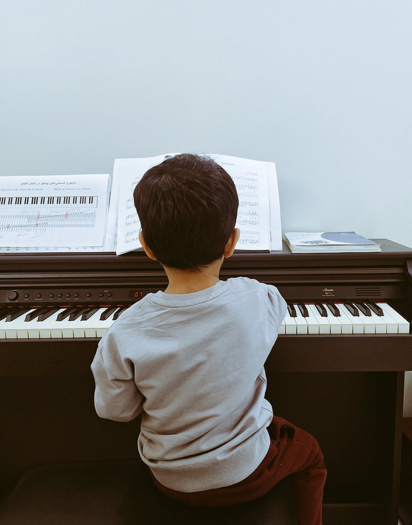 -گربه باز- tweet media