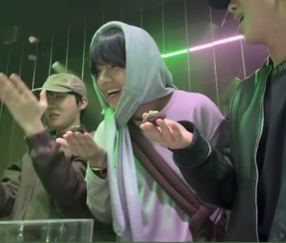 logu(ろぐ) 🐯🐻 tweet media