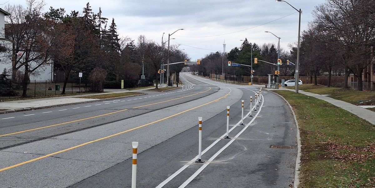 MissCyclingNow's tweet photo. AMBIGUITY ON AQUITAINE? 
The 2-year Road Safety Improvement Pilot Project on Aquitaine Avenue reduced speeding &amp; increased AT. Will safe #cycling infra be implemented for keeps? How? When? There are differing media reports ➡️ MCN! 🔗: https://t.co/rHeZPIXjeH | #bikeMississauga 🚲 https://t.co/rWuODWf8sK