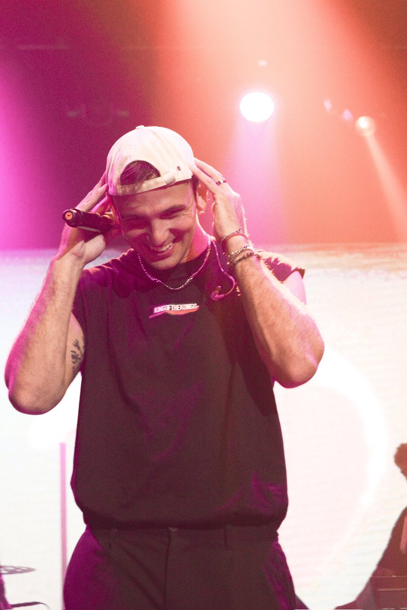 de mis fotos favoritas<3

QUIERO QUE SEPAS OUT NOW