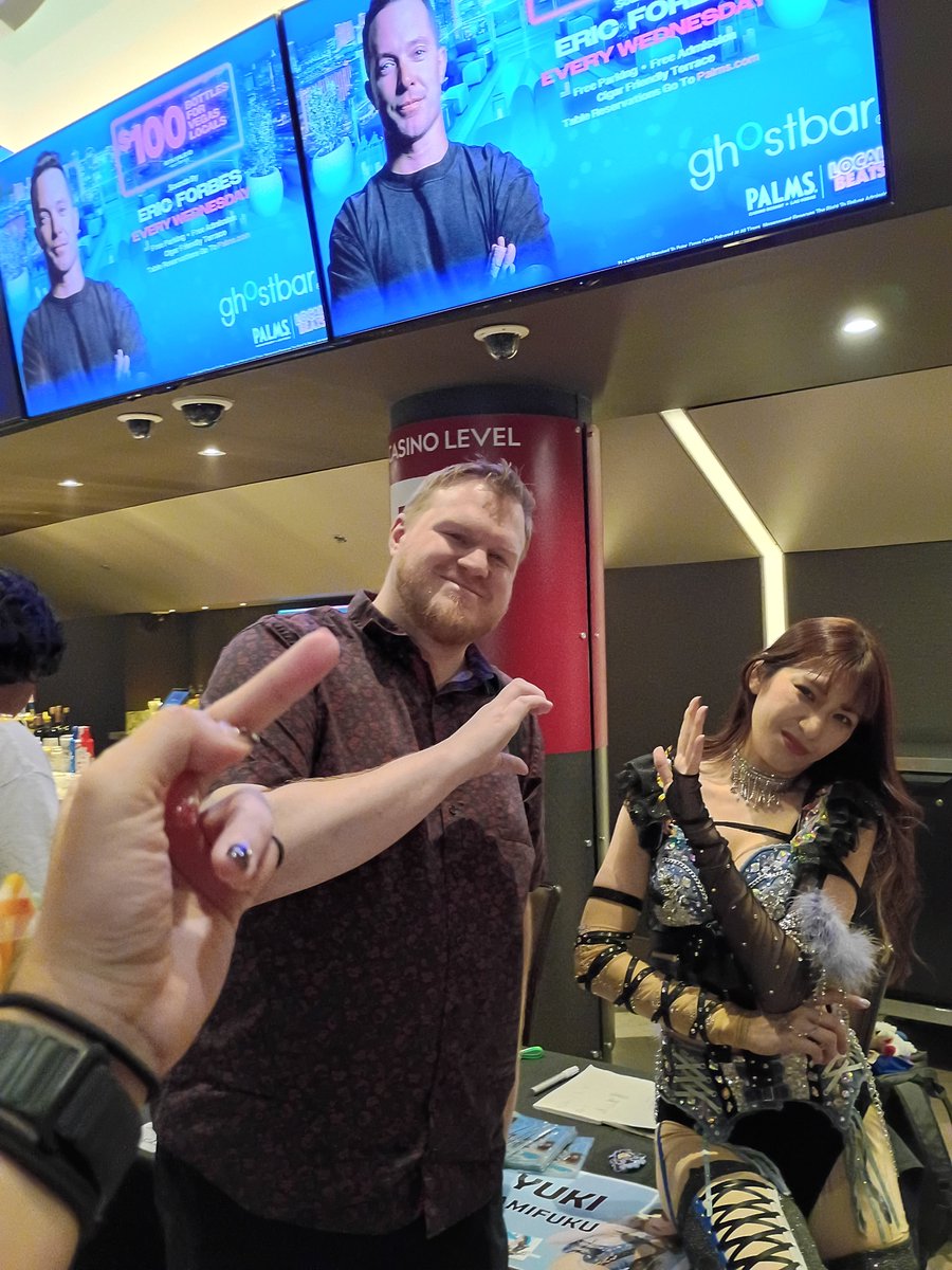 MWGaming109's tweet photo. Fun joke photo with @zacyuki. I don't think @AlexisLeeXY appreciated my heart hand to Kamiyu. #tjpw #tjpwUSA https://t.co/CZNW0jbZjp