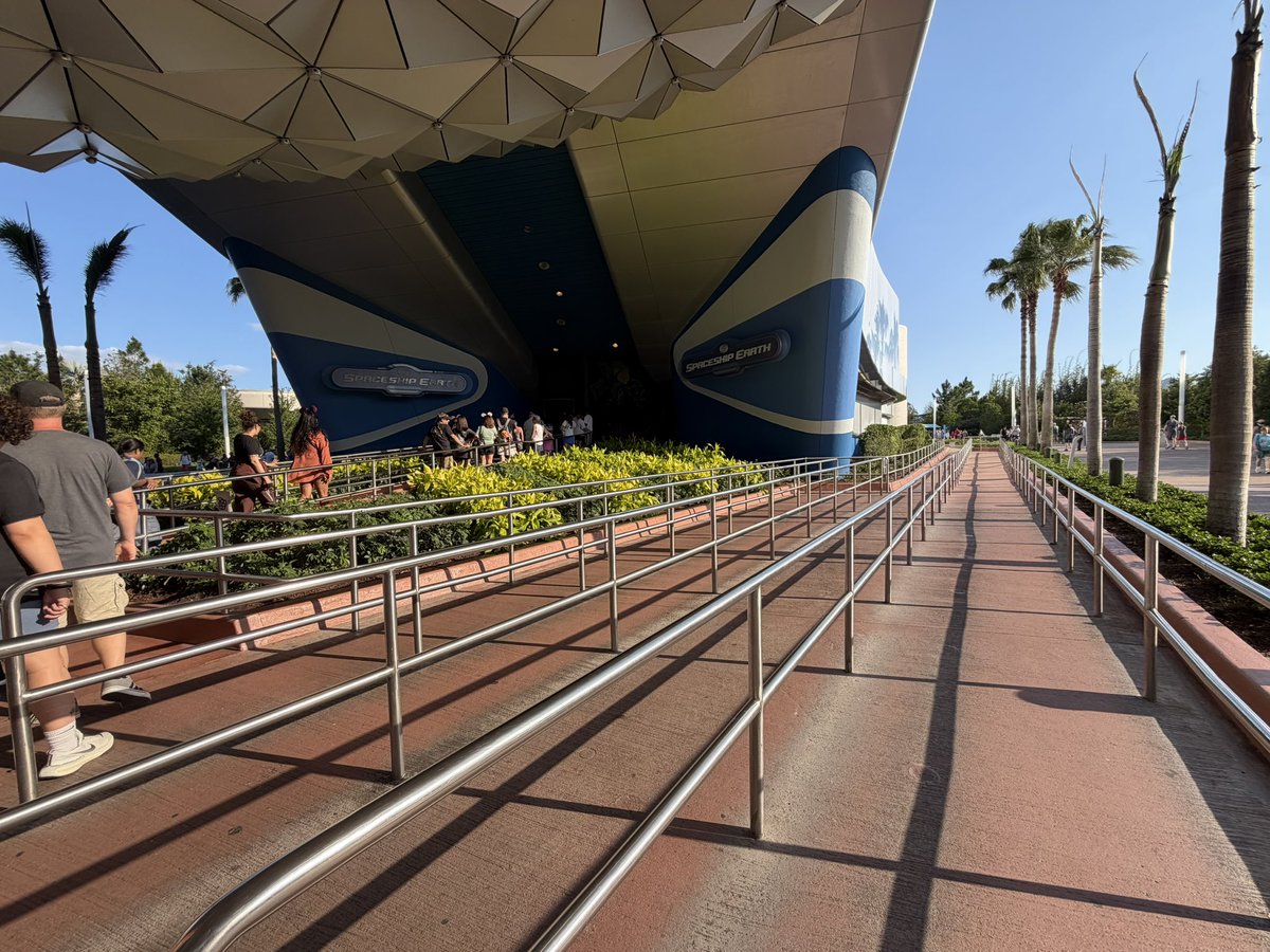 RockNstardust🎸✨ tweet media