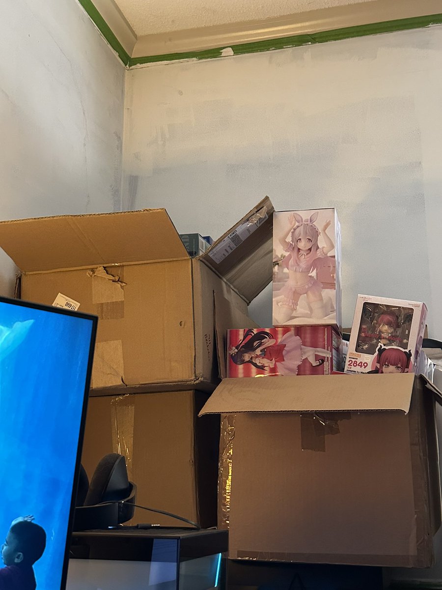 Puffed up and Hissing tweet media