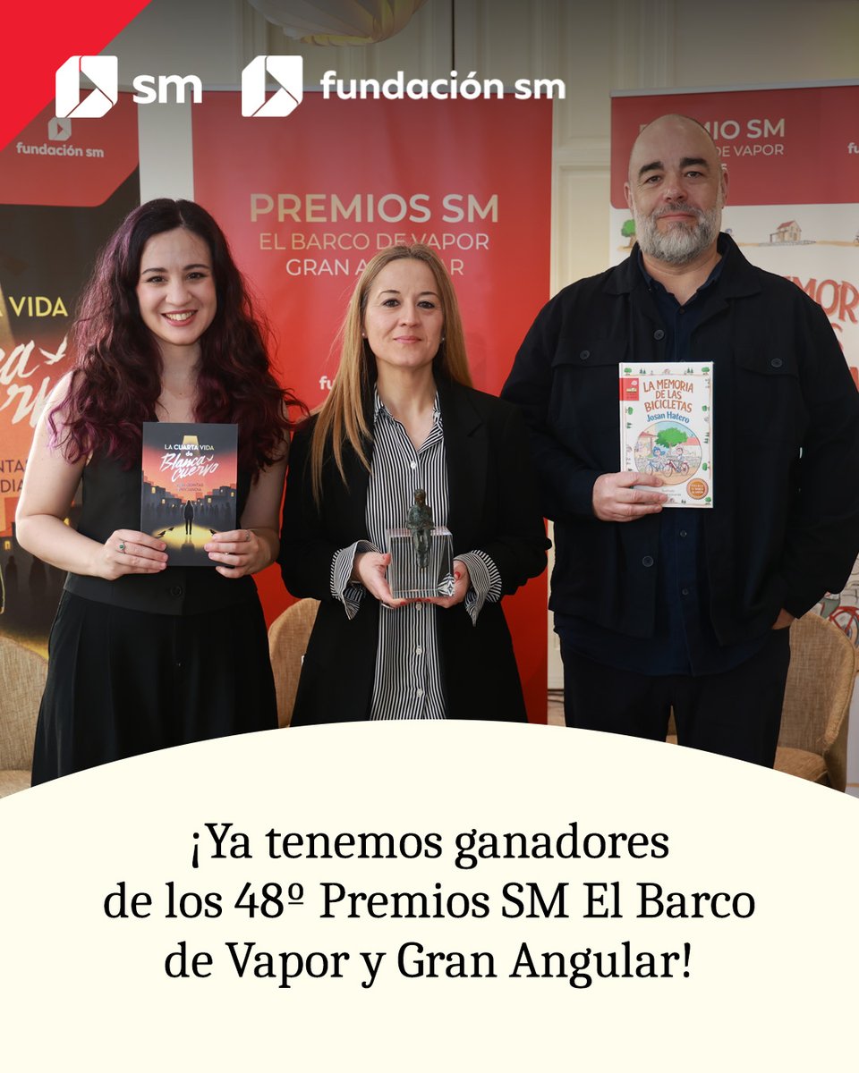 maica_rivera's tweet photo. La imagen de uno de los días más hermosos del año ❤
🏆 ¡¡Flamantes Premios SM #ElBarcodeVapor y #GranAngular!! 🏆
📕 'La memoria de las bicicletas' de #JosanHatero 📙 'La cuarta vida de Blanca Cuervo' de #AlbaQuintas https://t.co/IoKC2l2DdZ