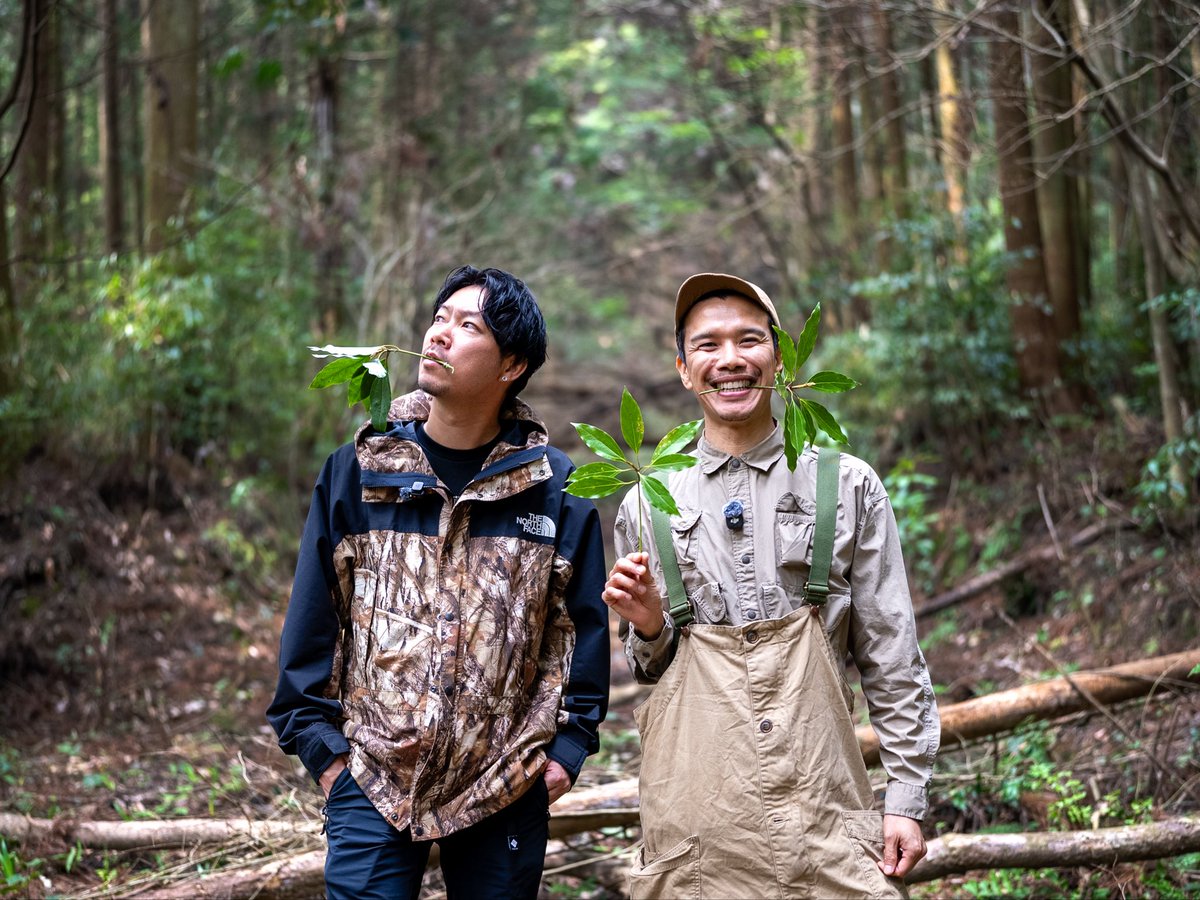 beat910's tweet photo. 山下智道👽 ✕ Beat Naito／
4月19日コラボ動画公開！

野草でキャンプ飯！
これ食べたら◯にます☠️

食用や薬用としての知識だけでなく、植物と人類の歴史的な関わり、精神への影響、さらには副作用や毒性といった側面まで深く掘り下げる薬草の伝道師！

@tomomichi_yamashita https://t.co/A4YuxPQqEi