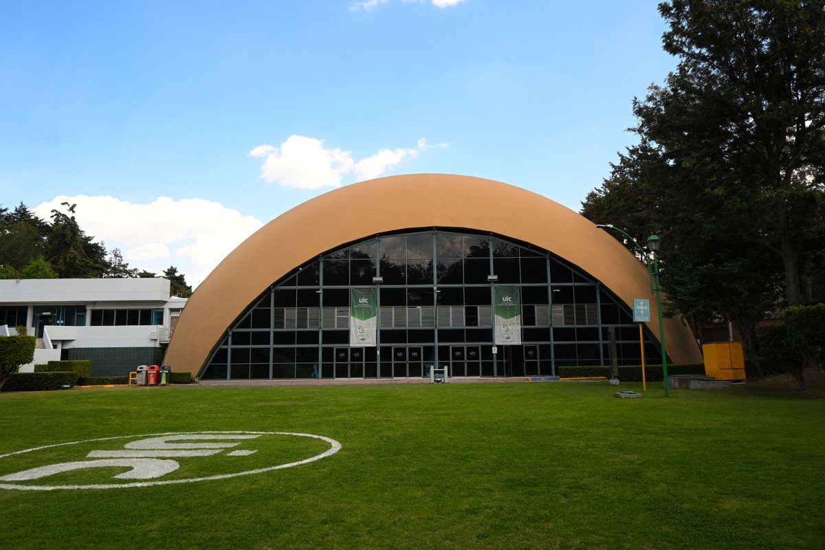 uicmx's tweet image. Si esta vista no está en tu galería, ¿realmente fuiste a la #UIC? 🤔📸

Es imposible pasar por aquí y no sacar el celular para una foto. El Domo UIC no solo es el corazón deportivo de nuestro campus, sino el escenario de incontables recuerdos (y selfies). 🌳

✅ Levanta la mano
