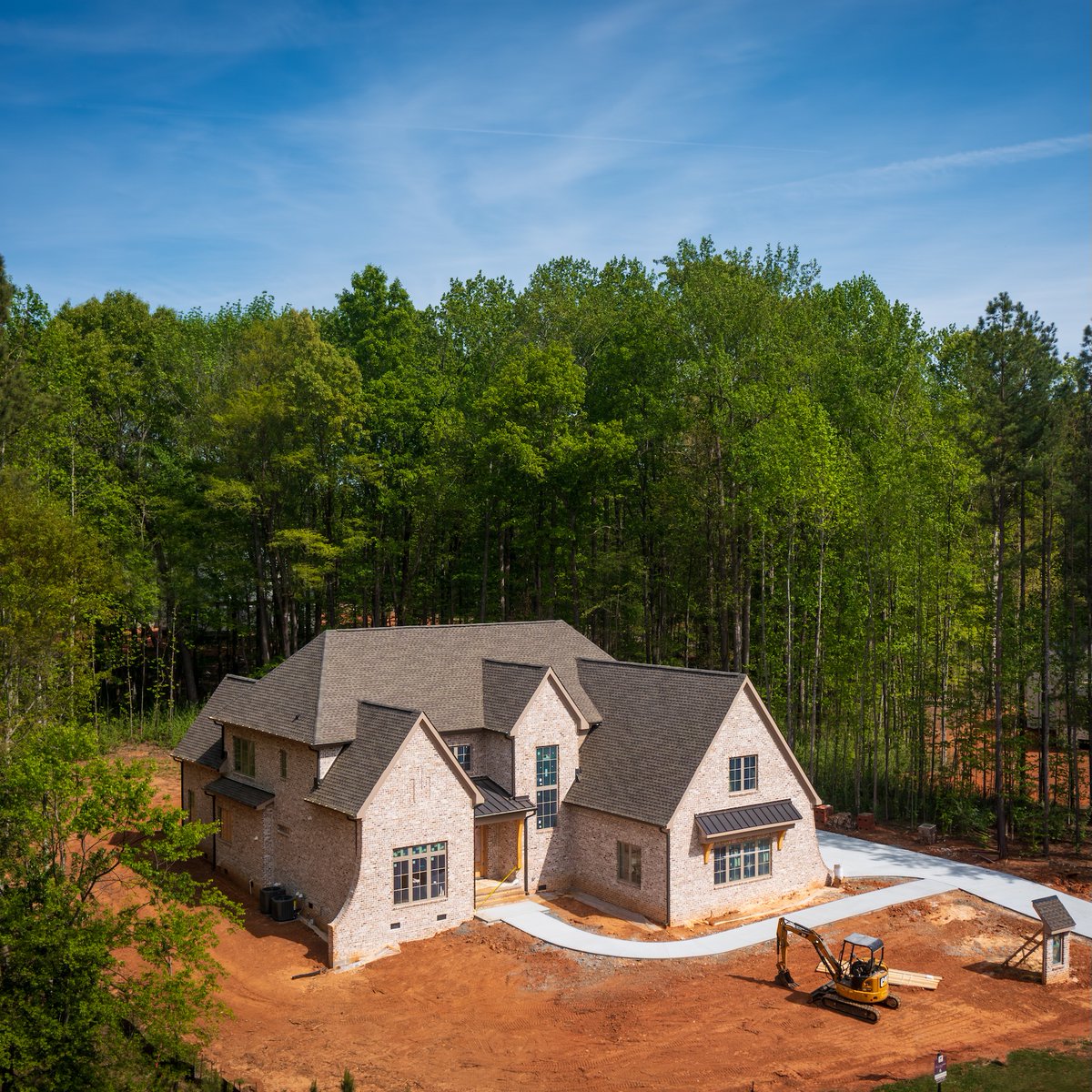 ChevalCharlotte's tweet photo. AVAILABLE luxury custom home in The Vineyards at Cheval! Discover the Full Floor Plan: https://t.co/IrkUIajPkx
For more info  or to schedule a private tour, contact our Helen Adams Realty Team of Cara Shields and Lauren Dayton at (704) 573-2932 or email them at info@chevalnc.com. https://t.co/S2xjnaLMp3