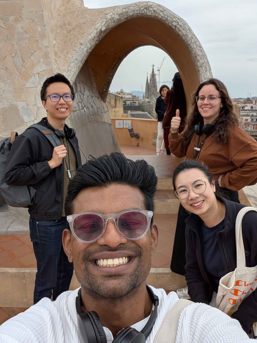 EmpathicCompLab's tweet image. A few days in 🇪🇸 Talks, posters, conversations, and a bit of Barcelona in between. Here's what conference week looks like from the inside.

#CHI2026 #HCI #LabLife #EmpathicComputingLab @ABI_bioeng