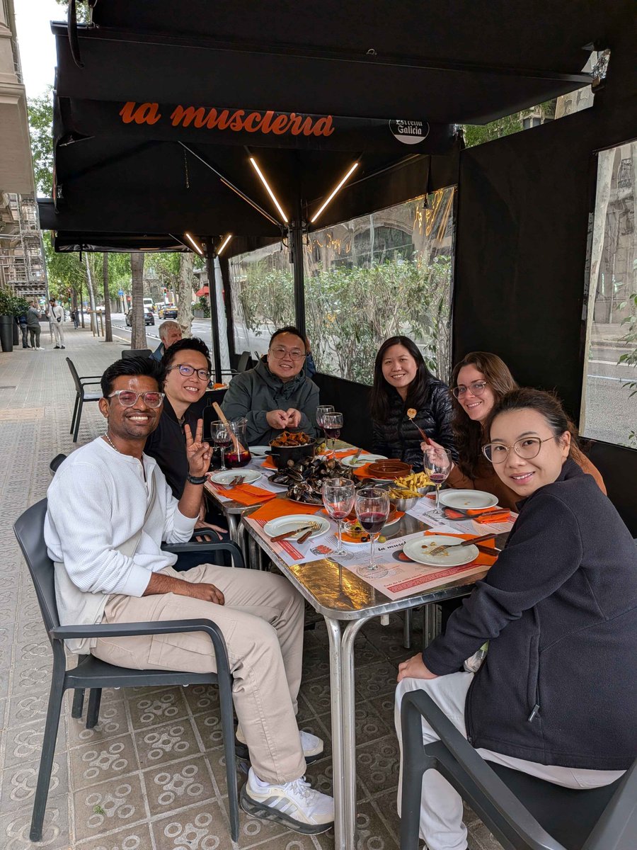 EmpathicCompLab's tweet image. A few days in 🇪🇸 Talks, posters, conversations, and a bit of Barcelona in between. Here's what conference week looks like from the inside.

#CHI2026 #HCI #LabLife #EmpathicComputingLab @ABI_bioeng