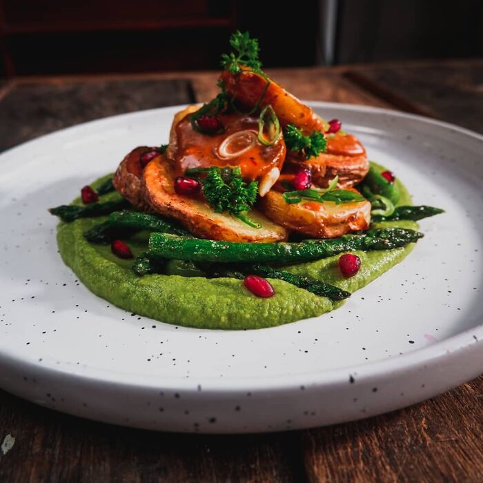 Akiva Gardner tweet media