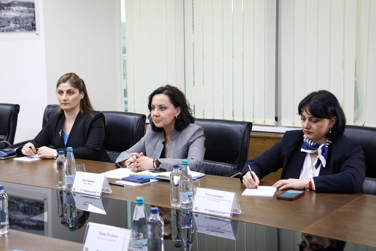 unicefgeorgia's tweet image. UNICEF and the Ministry of IDPs, Labour, Health &amp;amp; Social Affairs have agreed on 2026 work plans to strengthen #child protection, health, and social services. Signed by Irine Tsakadze &amp;amp; Alexandru Nartea, the plans focus on better access, care, and protection #foreverychild.