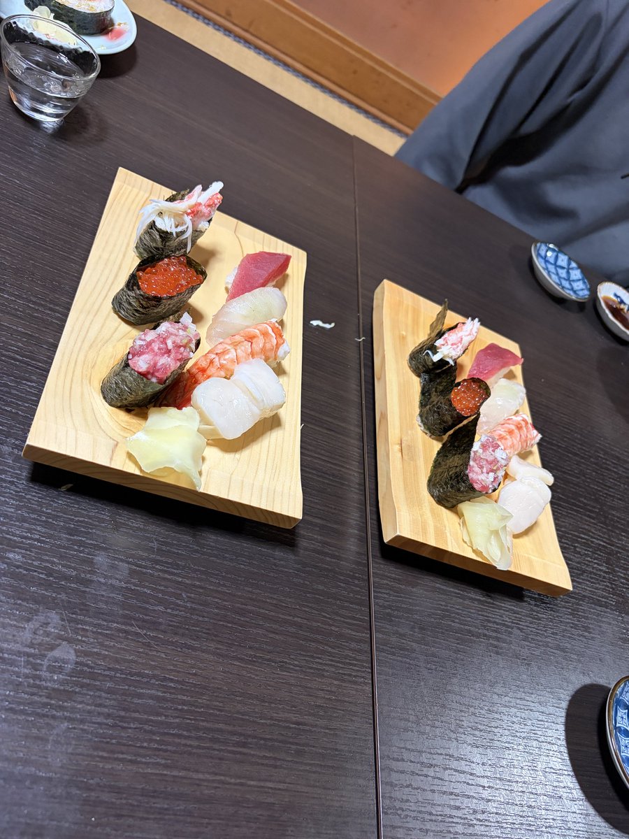 lilac_sword's tweet photo. 5,6年（？）振りの江戸屋🍣
相変わらず美味しかった★
#新発田
#江戸屋本店 https://t.co/R0ILtBqDhF