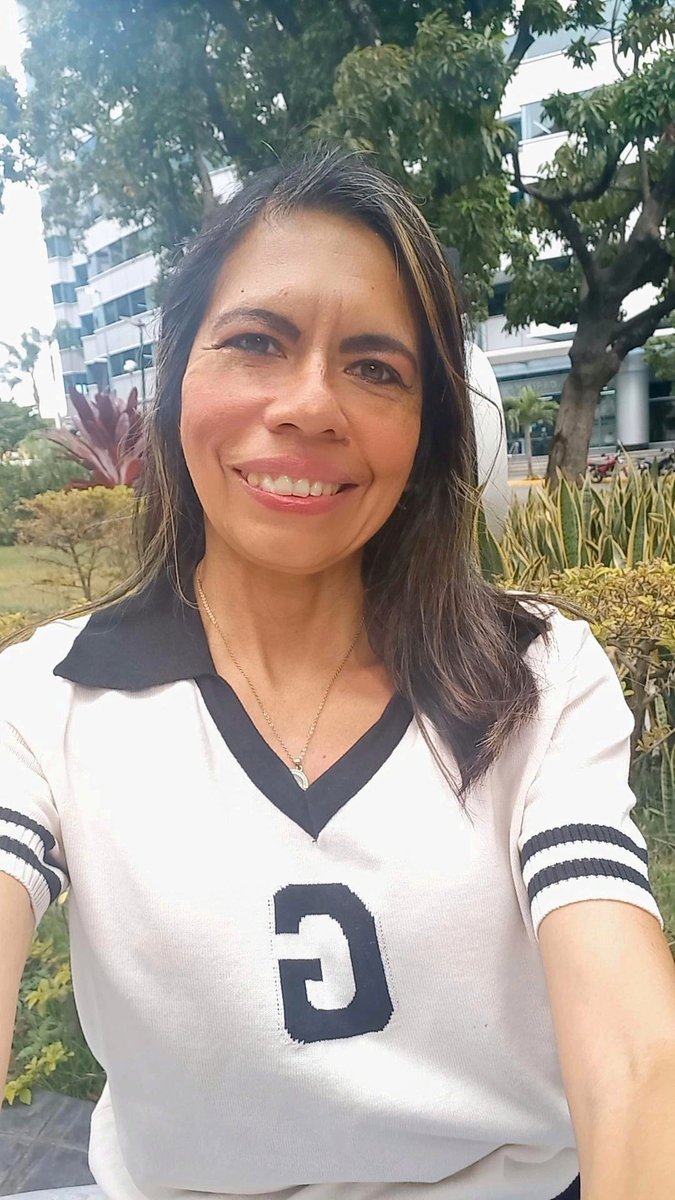 yolucecita's tweet photo. Wueeenas mis Xseros. Mi #TBT paseando y apreciando el Arte. Con cascada incluida. Día de rela. Día antiestress. Día cool. Vida y Salud ✌🏼😎
#TBT #TBThursday #EchandoPapelYLapiz #RecordandoAndo #PaseandoAndo 
#UnDiaSoleado #ElArte 
😊🥰☺️😛 https://t.co/4LdYTuHtYt