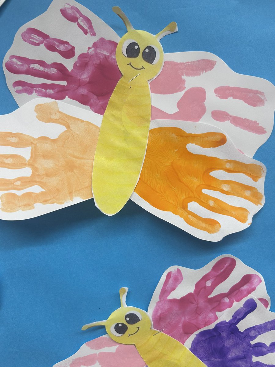 MrsUsKinderCrew's tweet photo. Work Together Wednesday and Artsy Thursday brought these kinder minds (and hands) together at School 7. 🦋 🌼 🙌🏼 https://t.co/tOXhJMrI9s