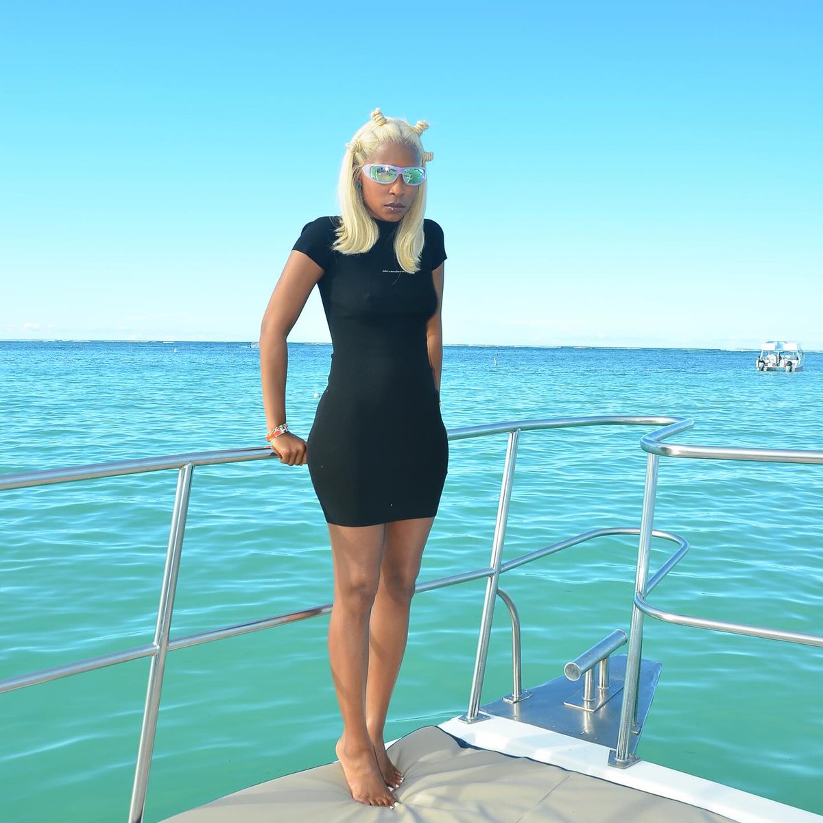 ًWave Checkers tweet media