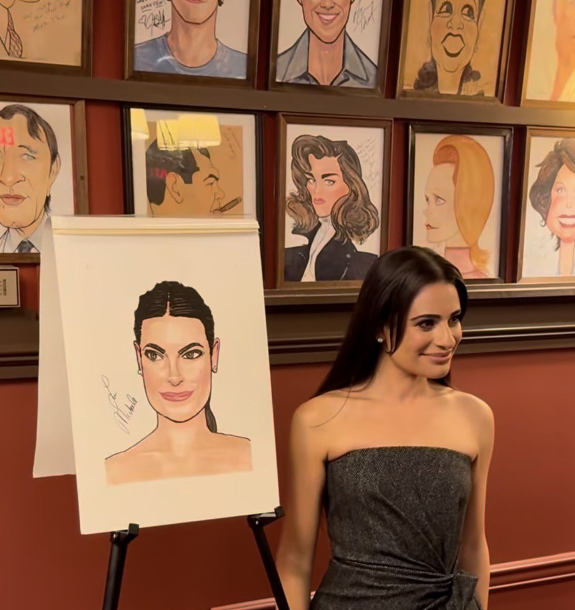 sefodamforever's tweet photo. remember when finn hudson took rachel berry to dinner at Sardi’s and now lea michele aka rachel berry has her own and very well deserved caricature hanged on that wall https://t.co/bmRCIShdNk