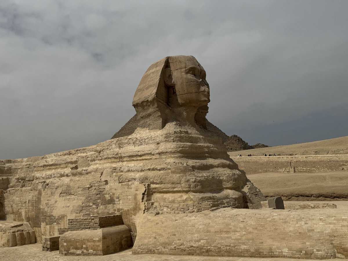 suberunoiyadesu's tweet image. おはよんぱち🪩🌈
エジプト旅行のスフィンクス写真だよ🤳

めちゃくちゃ迫力あって、感動した🇪🇬
と同時に、頭の中でクイズをアレコレ考えてた😂

動画のスフィンクスクイズも今夜YouTubeに18:00から公開するので、よかったら見てね〜.ᐟ.ᐟ

#エジプト旅行 #スフィンクス #エジプト