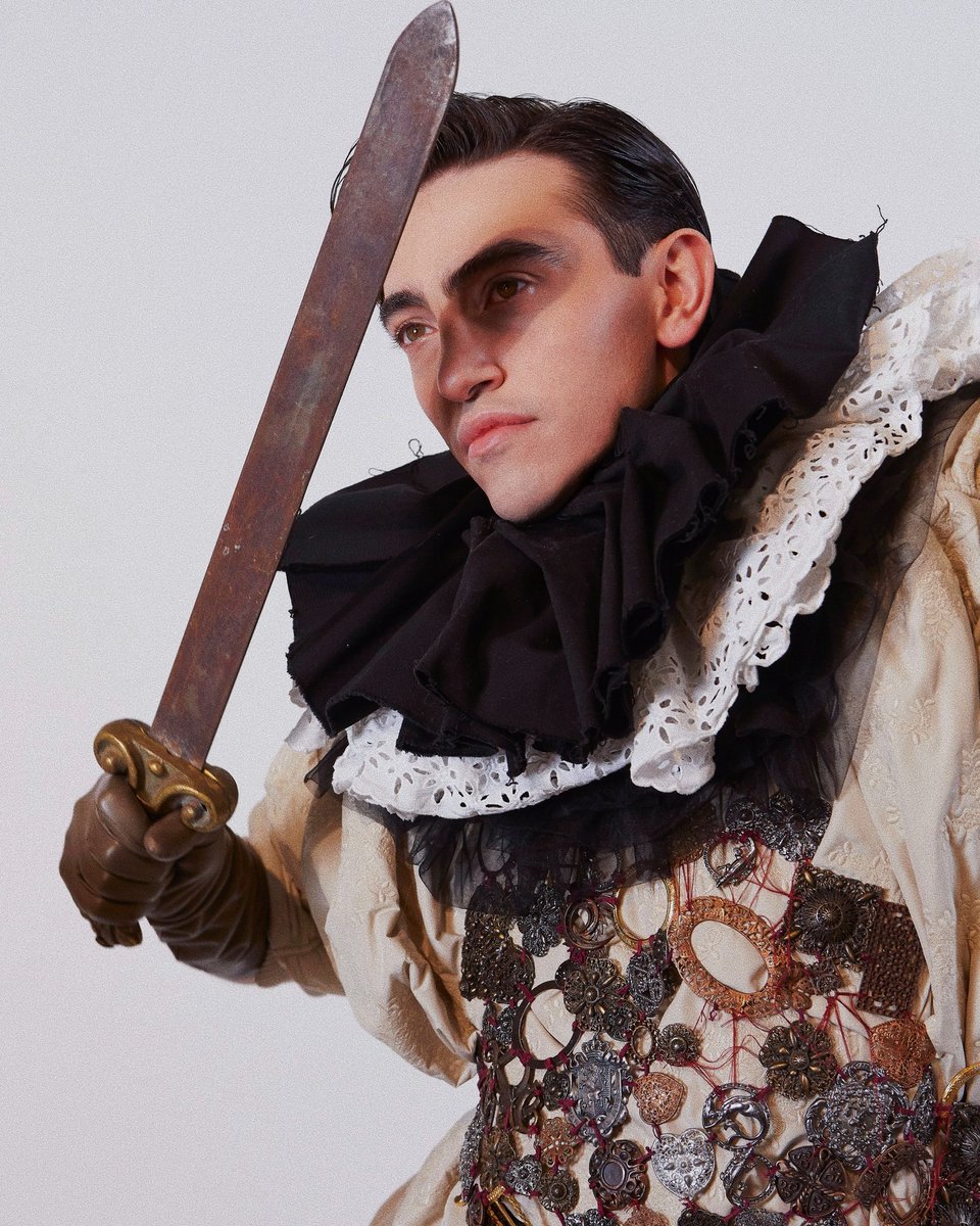michele_bravi's tweet photo. COMMEDIA MUSICALE
FUORI OVUNQUE
🎠♥️

➡️ https://t.co/HAdfejhtOQ https://t.co/YtwjADfkOK