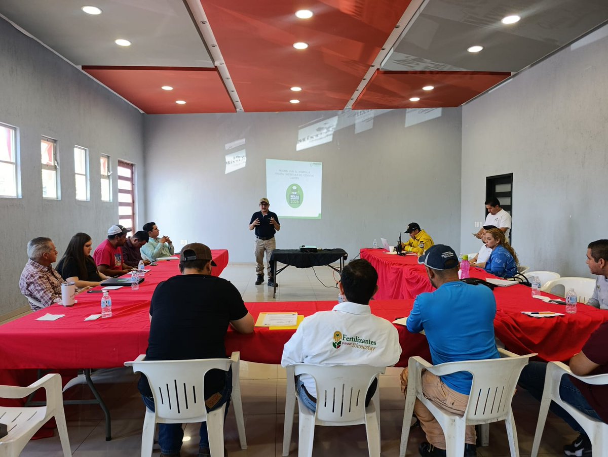 FIPRODEFO's tweet photo. Continuamos con la difusión por las regiones de Jalisco.
El día de hoy, nos reunimos en el municipio de Mixtlán para llevar a cabo la reunión de socialización de las Reglas de Operación (ROP) 2026 del Programa de Desarrollo Forestal Sustentable en coordinación con la @LaJISOC https://t.co/OQGjcdiT3a