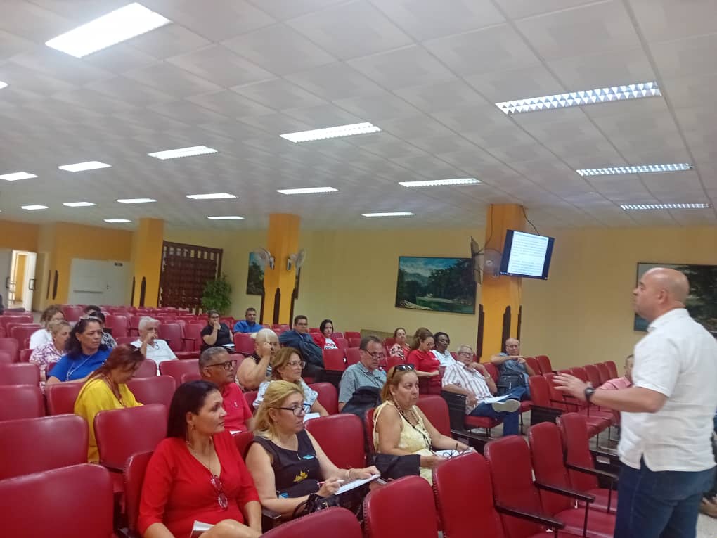Minjus_Cuba's tweet image. 🌿🇨🇺 En la sede de la @Cuba_CTC intercambiamos organismos de la Administración Central del Estado, la #CTC y los sindicatos del país. Nos acompañaron Sergio Rodríguez Fellaran, funcionario del #CCPCC y  @Colina_CTCuba,  miembro del #CCPCC y presidente del #22Congreso
👇