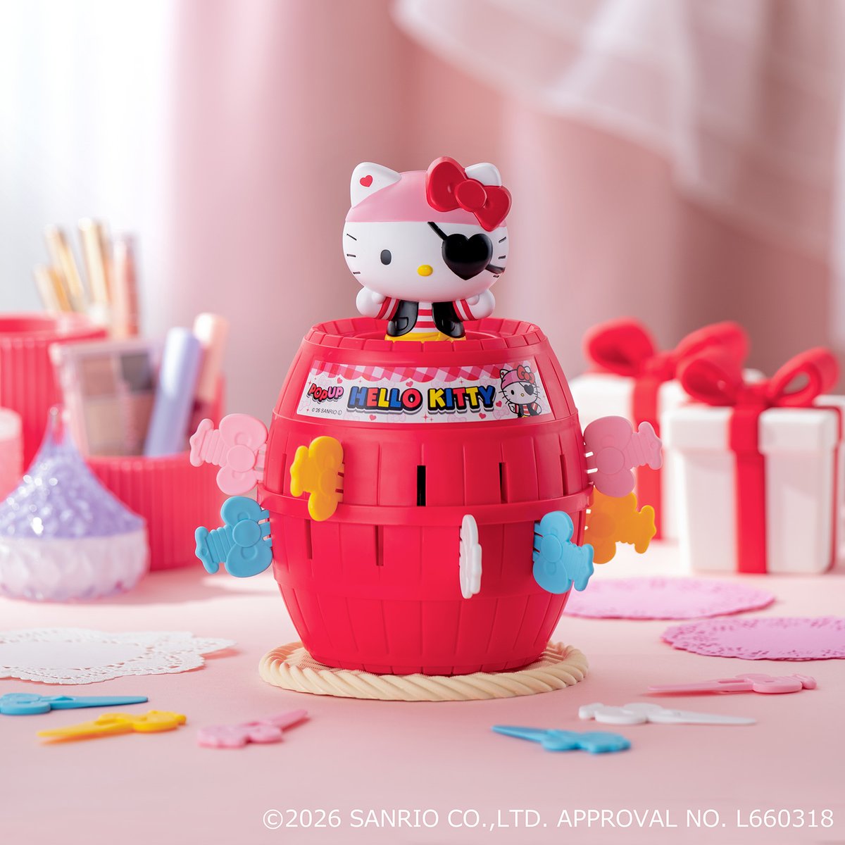 タカラトミーから「ハローキティ危機一発」が登場！ かわいいリボン形