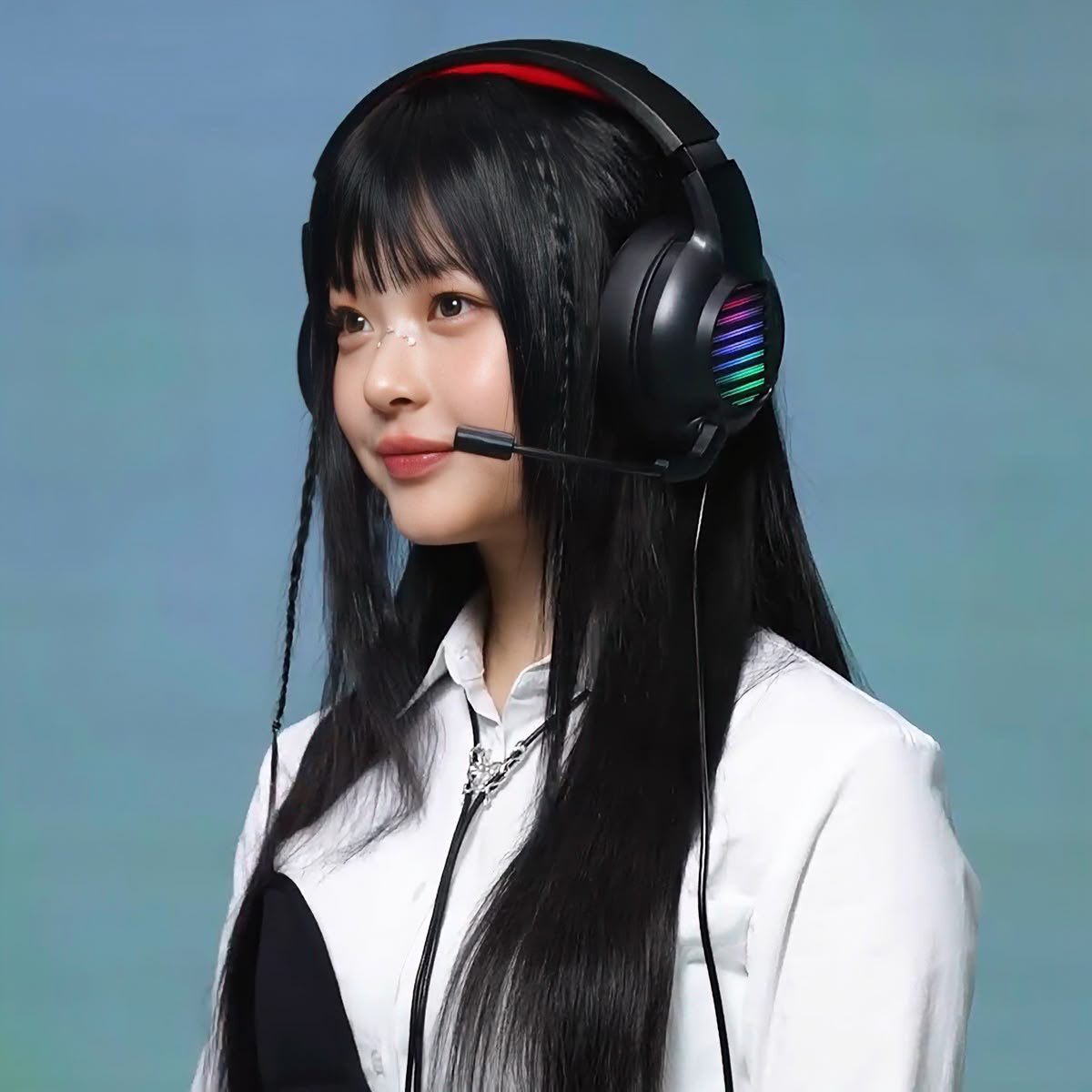 Hanni Base tweet media