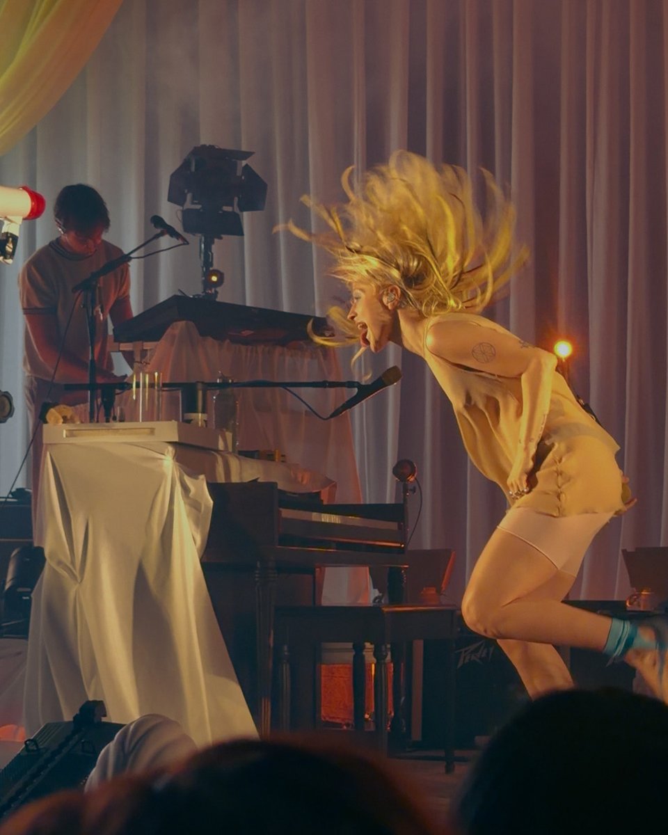 Sydney 🎤 | stream my music, i beg tweet media