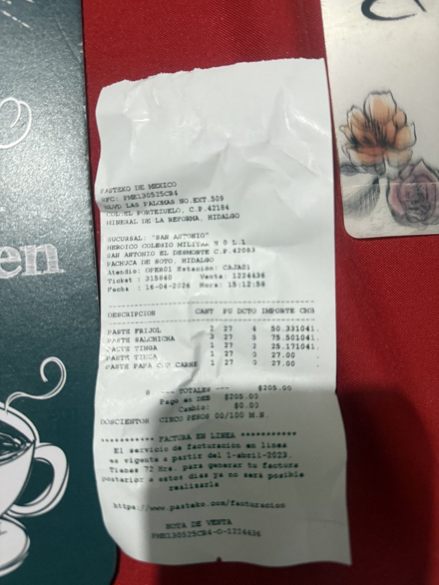 adysalgado's tweet photo. @ContactoPasteko compramos 3 pastes de salchicha y estaban horribles 😡😡… ¿Qué pasa con ese control de calidad? https://t.co/E8UhvzHStK