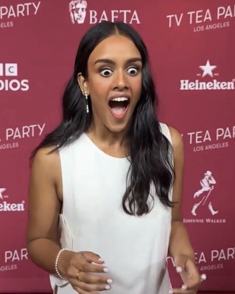 shabana’s reaction to merely being offered a letterboxd pin is taking me OUT 😭