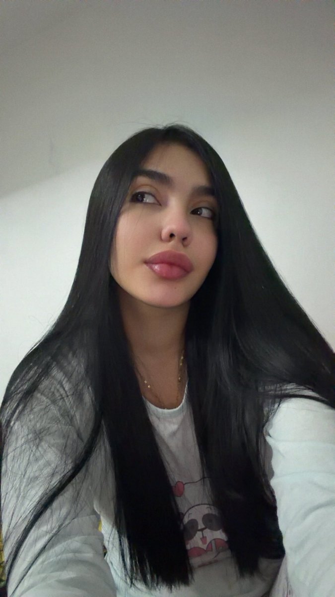 y qué culpa tengo yo de nacer con estos labios?