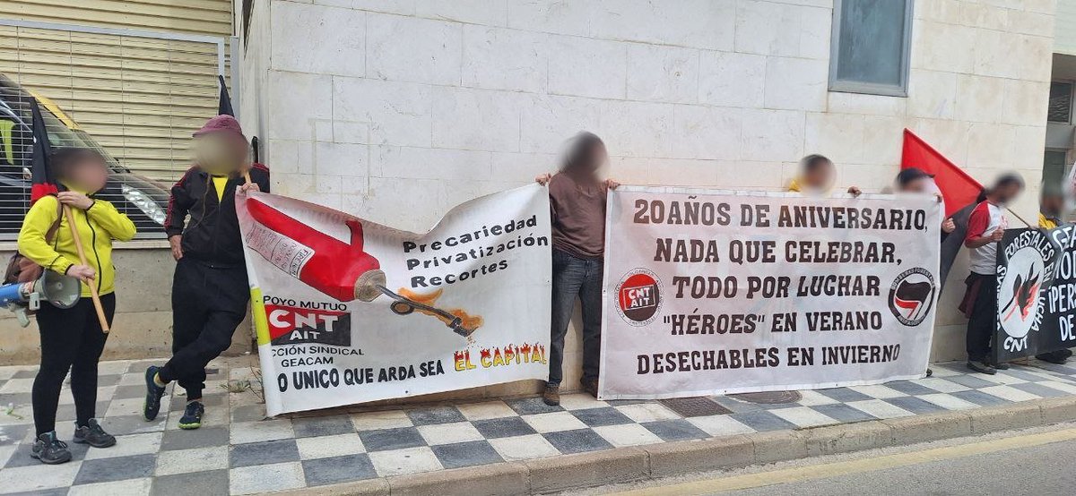 alcomar85's tweet photo. 🟥⬛️🧑🚒 Reseña de la Jornada de Lucha contra el 20 Aniversario de Geacam
¡Héroes en verano, desechables en invierno.
La lucha es el único camino!
#Geacam
#Bomberos
#BomberosForestales
#Bomberosenlucha
#Cntait
#Cuenca
https://t.co/MuiUcYOxKn https://t.co/UjPqr2Rr4T