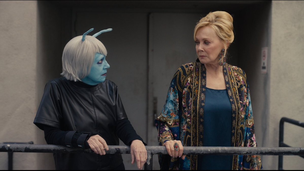 Mister Gaga - Sarah Snook Emmy Era tweet media