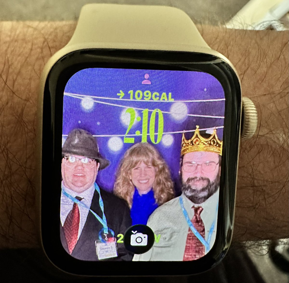 mpowell1235's tweet photo. @zollotech Hi 👋 Was wondering if contour lines can be implemented for the Apple Watch, that way I can see the time more clearly. Here’s a sample snapshot. https://t.co/ziZKO0BRna