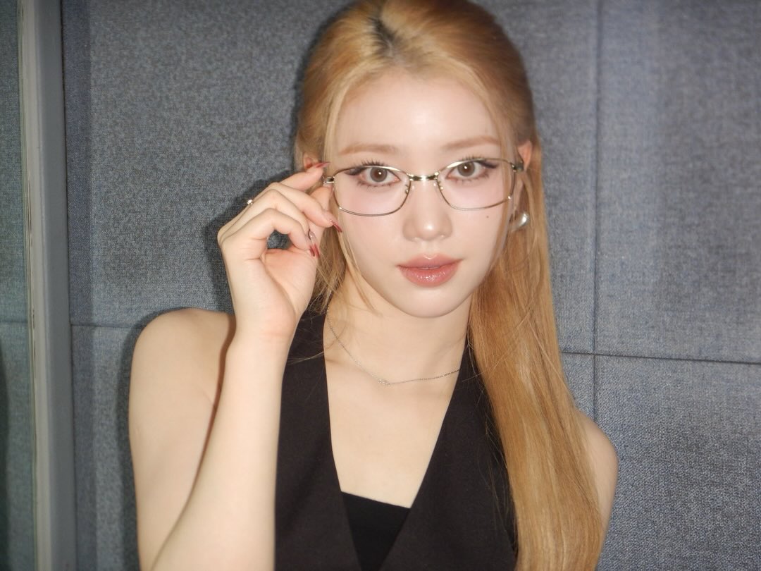 샤오팅 얼굴 tweet media