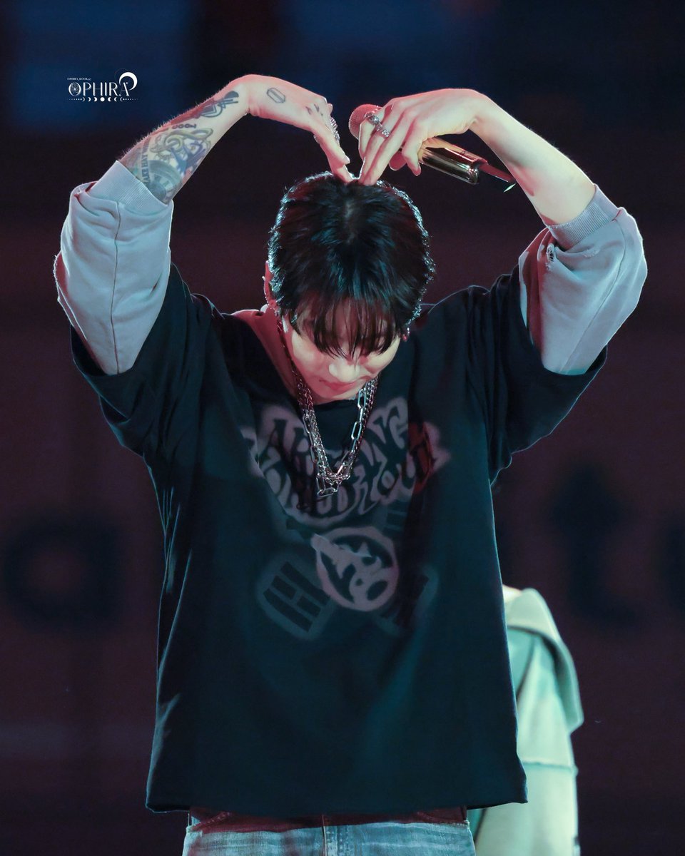 MOMO🍑🐰🐻🐱💜 𝔾𝕆𝕃𝔻𝔼ℕ tweet media