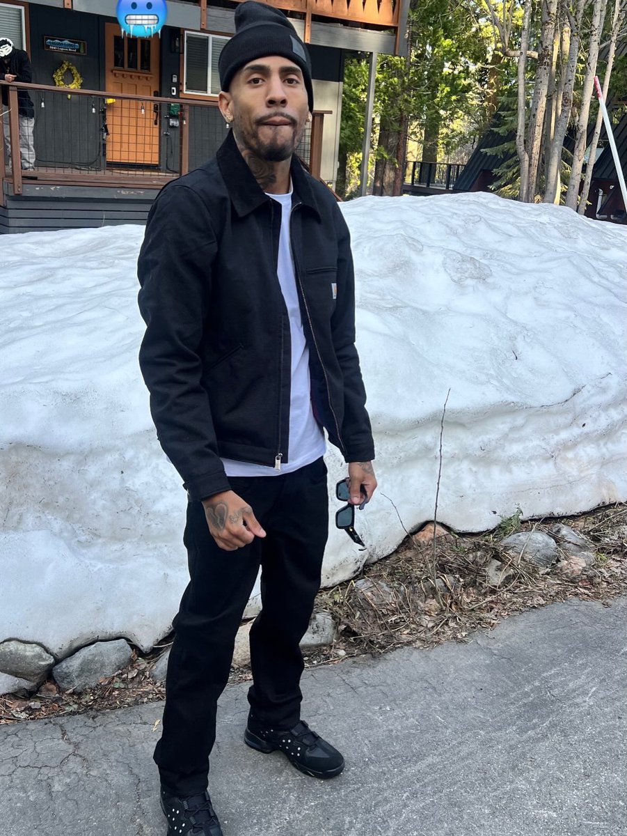 Doestacks tweet media