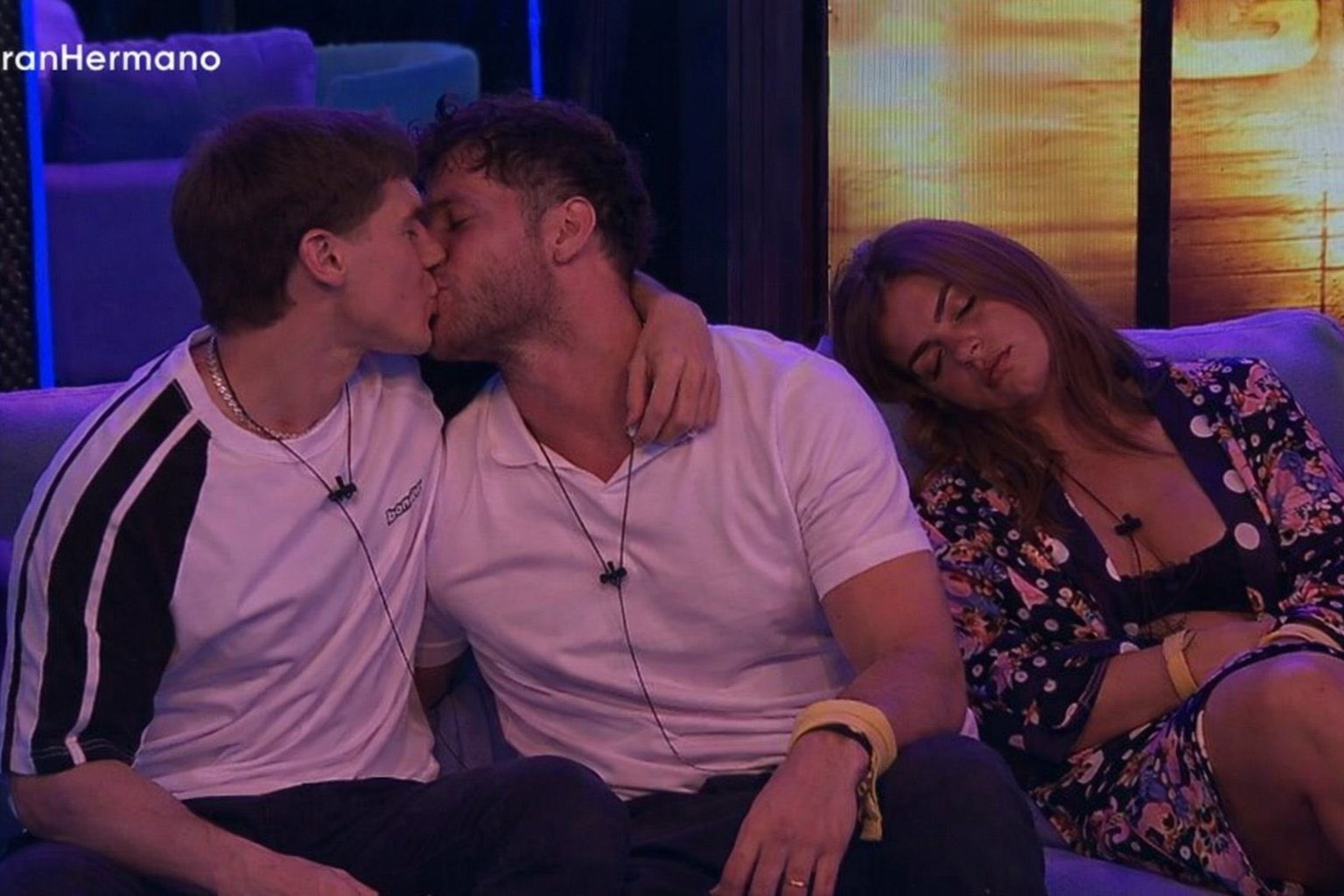 LUANA SE DURMIÓ Y ZUNINO SE COMIÓ A FABIO #granhermano https://t.co/XaTcv3koTb