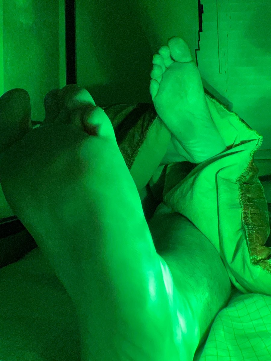 Stanley Smith • FinDom • FootDom • Feet Seller • tweet media